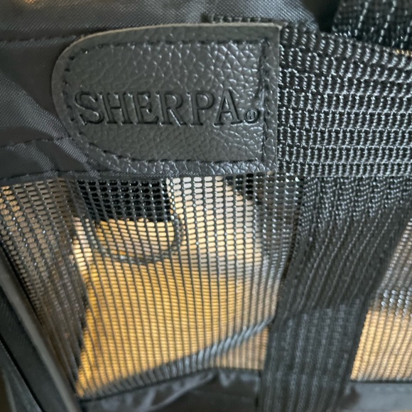 Sherpa Deluxe Pet Carrier - Picture 1 of 8